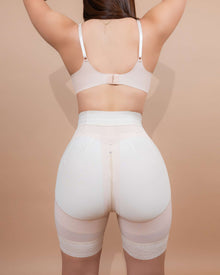 Short Curvy Tiro Alto